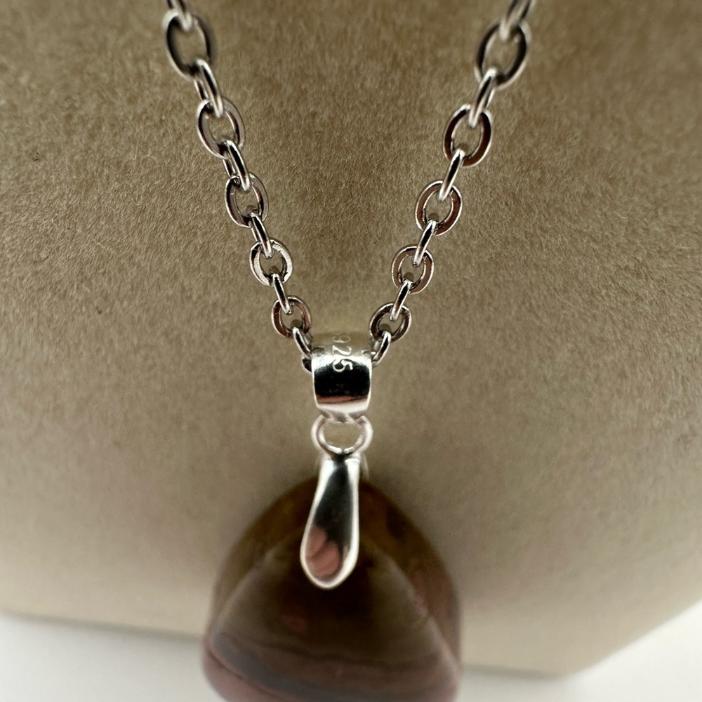 Warring State Agate Pendant Necklace - Picture 4 of 9
